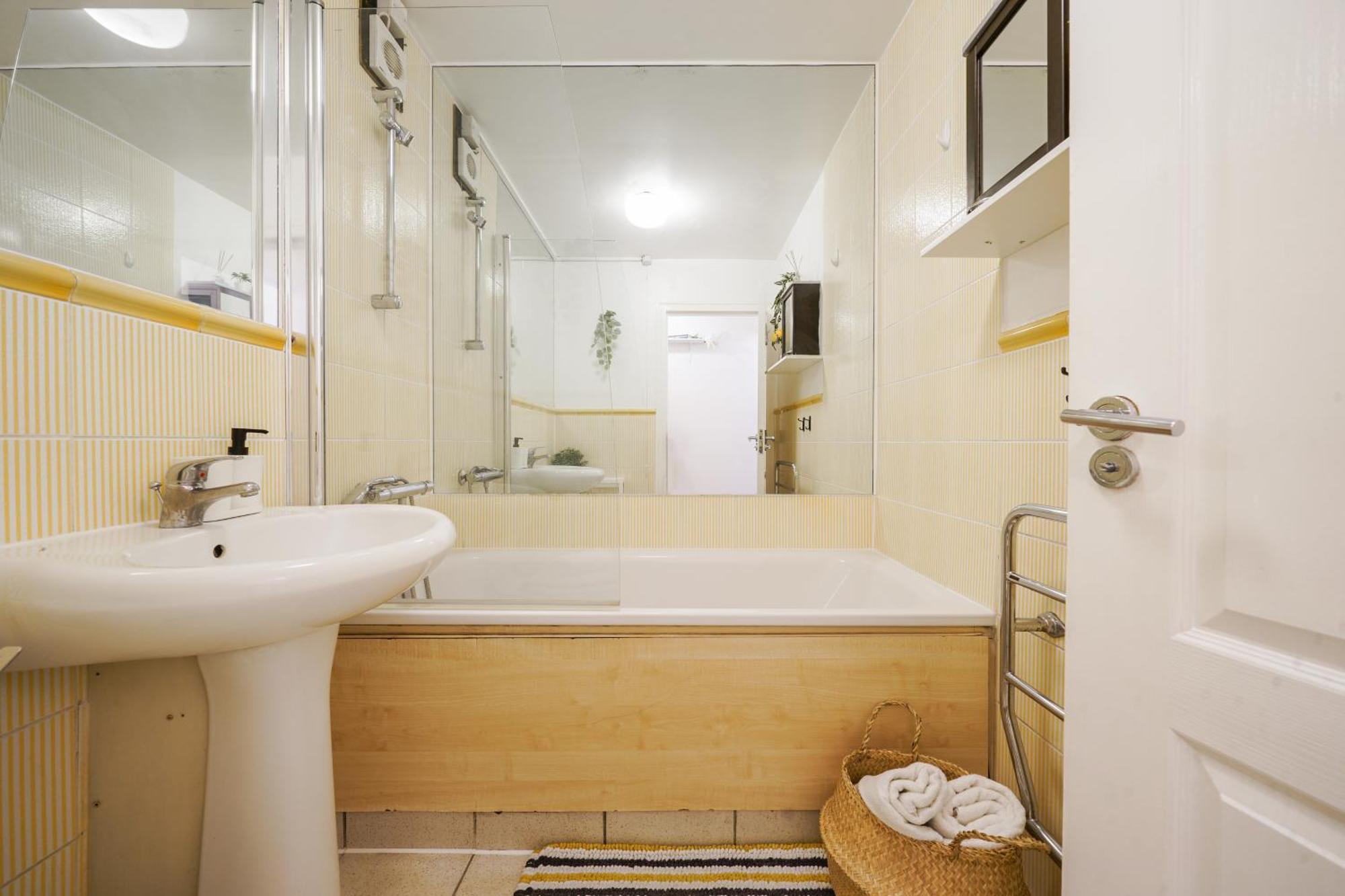 Modern In Fitzrovia By Keyhol Short Let Apartment